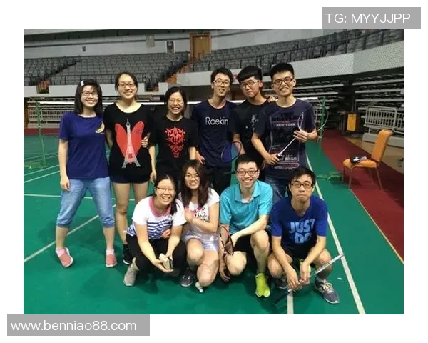 武汉羽毛球队与南京羽毛球队赛后复盘团队协作的成功与不足分析 武汉羽毛球队与南京羽毛球队赛后复盘团队协作的成功与不足分析