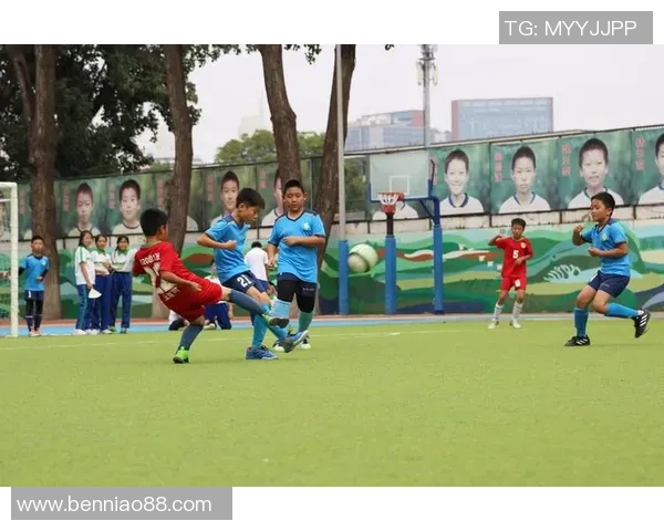 当足球明星走进校园与学生们分享梦想与奋斗的故事 当足球明星走进校园与学生们分享梦想与奋斗的故事