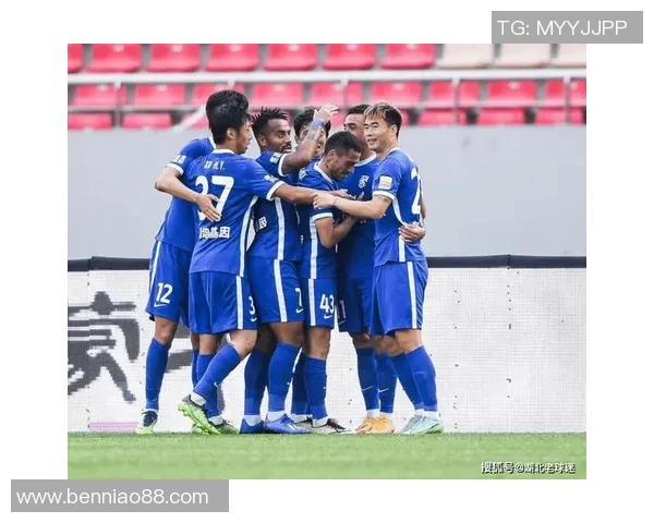 武汉足球队意识争议引发热议球迷与专家观点碰撞激烈 武汉足球队意识争议引发热议球迷与专家观点碰撞激烈